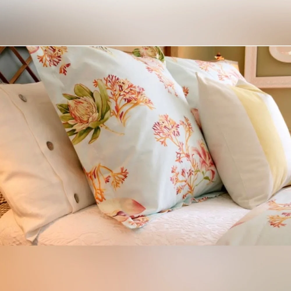 Rare Pottery Barn Tropical Beach Shells Light Aqua duvet cover